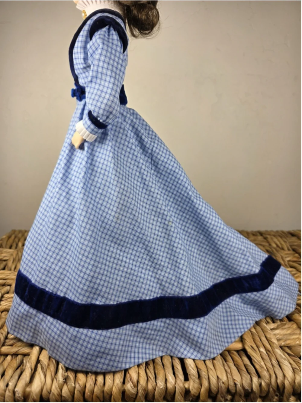 Heritage Signature Collection Porcelain Doll 18